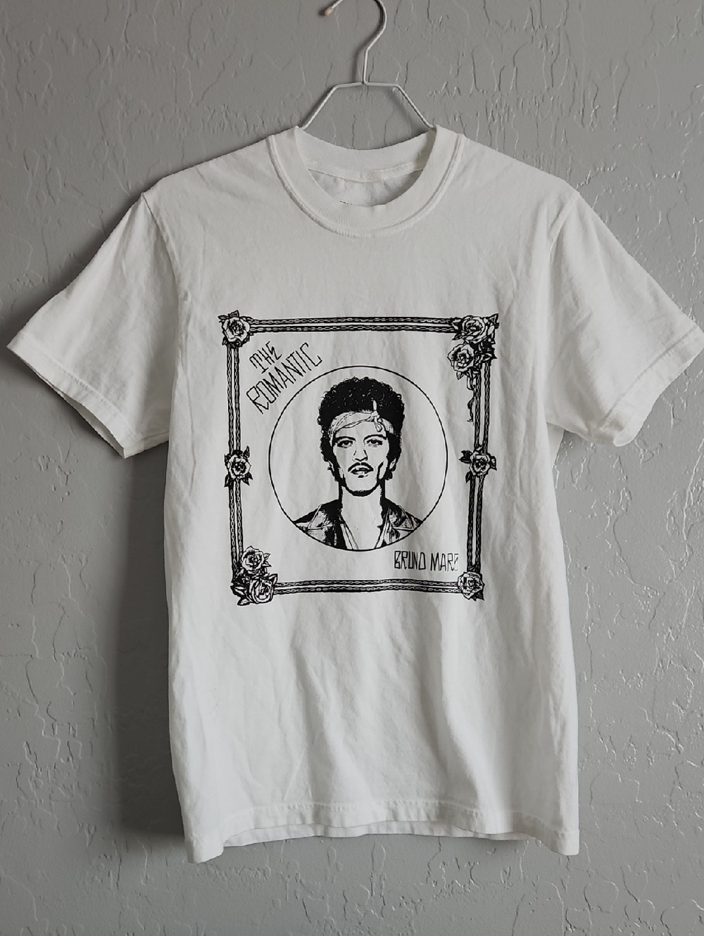 White Graphic Print Bruno Mars Concert T-Shirt - The Romantic Tour